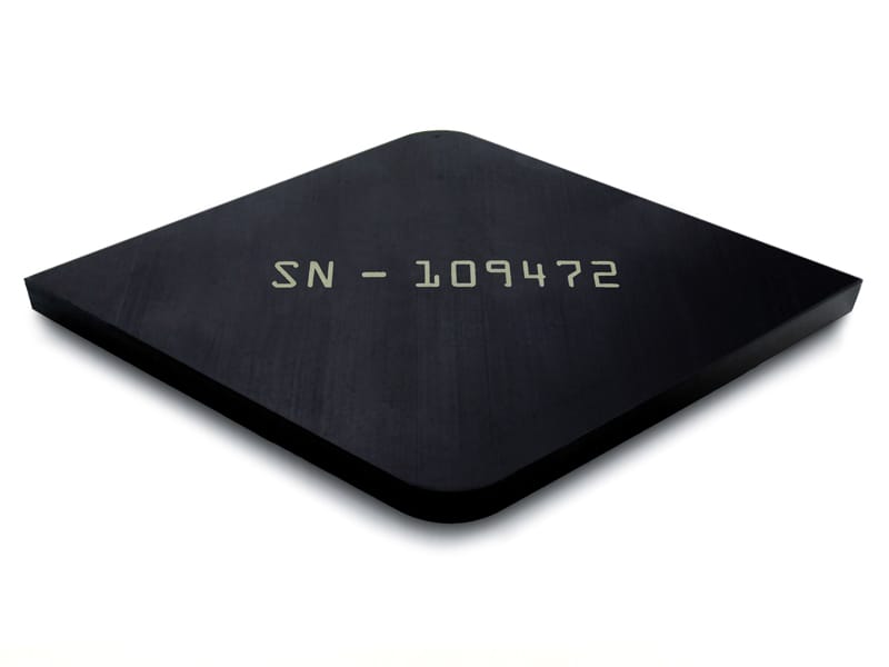 Schwarzes Teflon®, Lasermarkierte Oberfläche mit Seriennummer